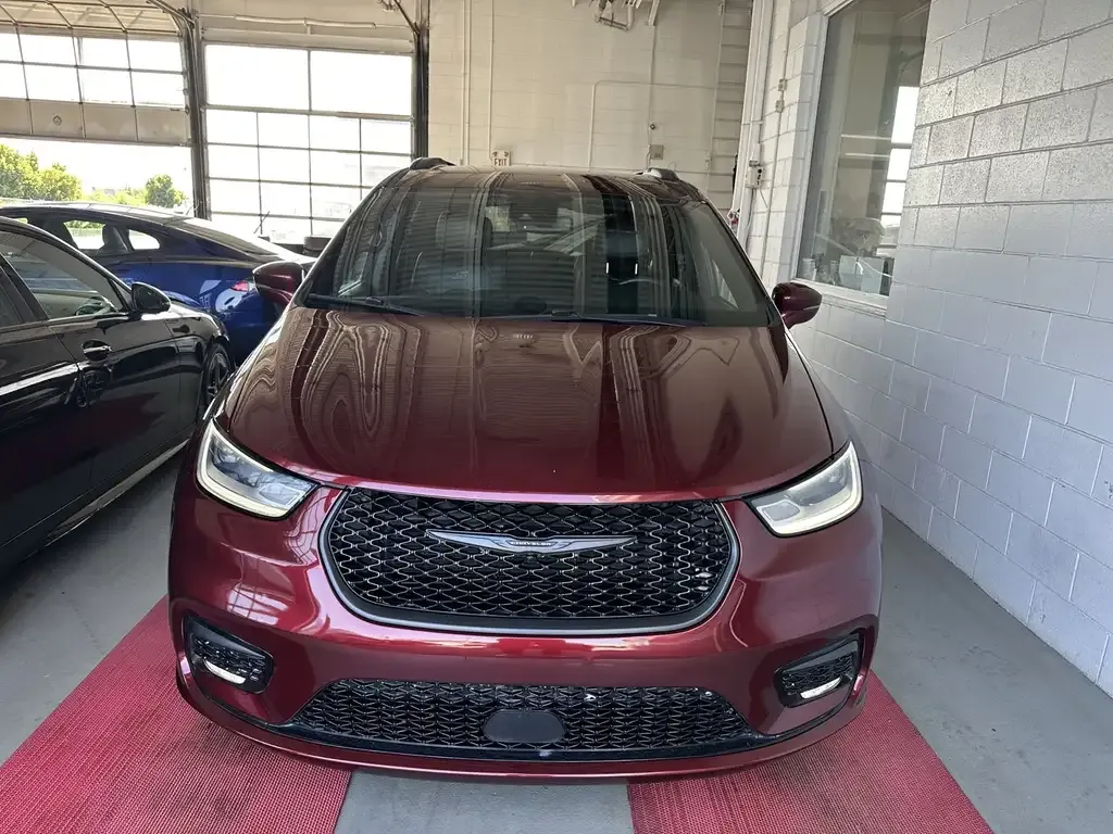 Chrysler Pacifica 2022 photo 2