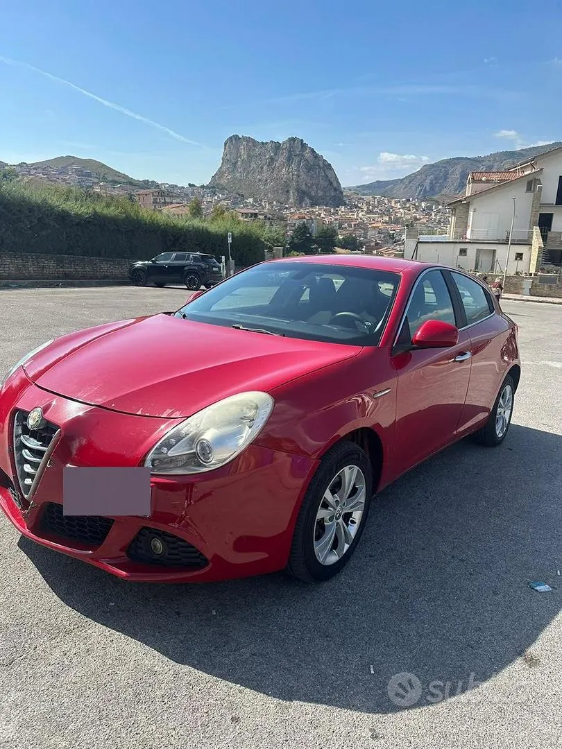 Alfa Romeo Giulietta 2012 photo 2