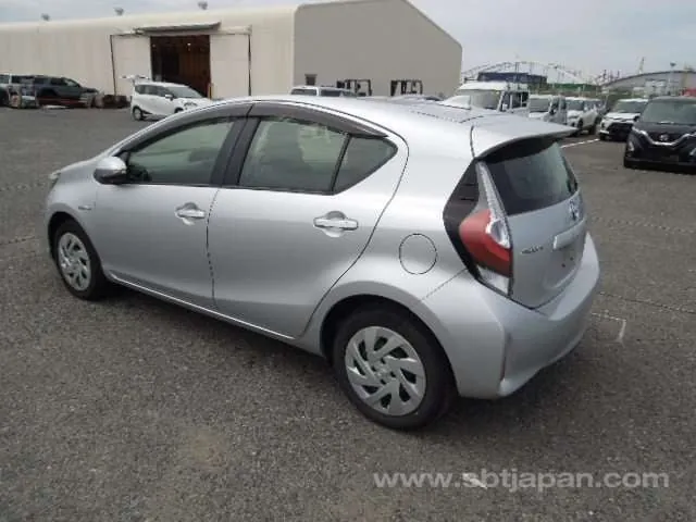 Toyota Aqua 2017 photo 3