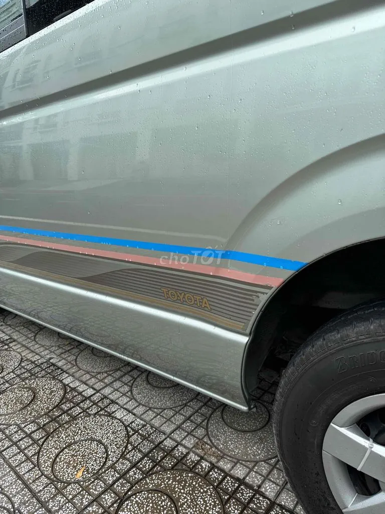 Toyota Hiace 2010 photo 5