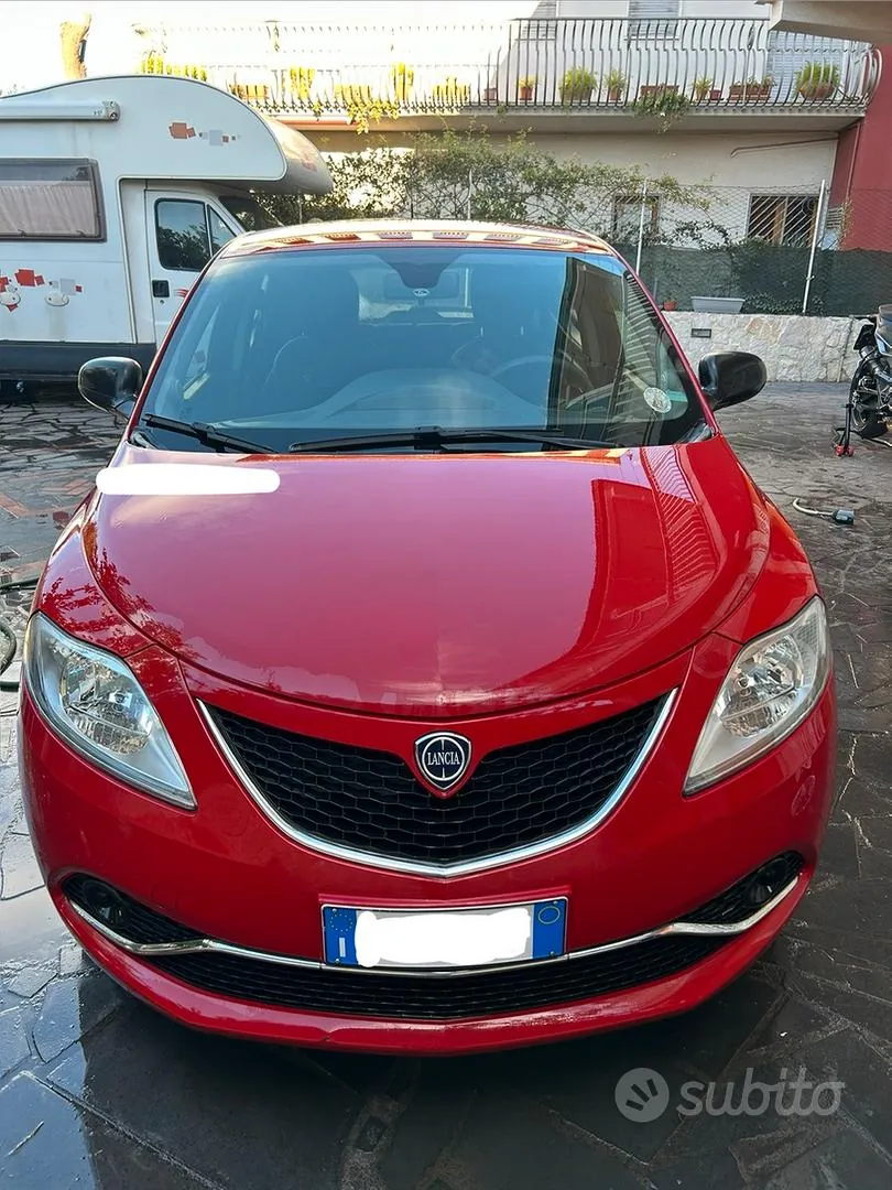 Lancia Y