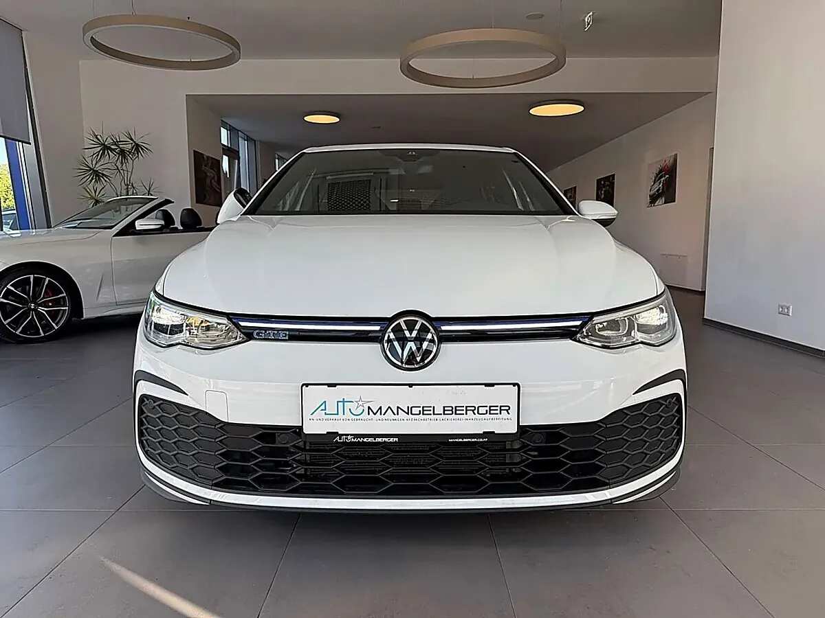 Volkswagen Golf 2022 photo 2