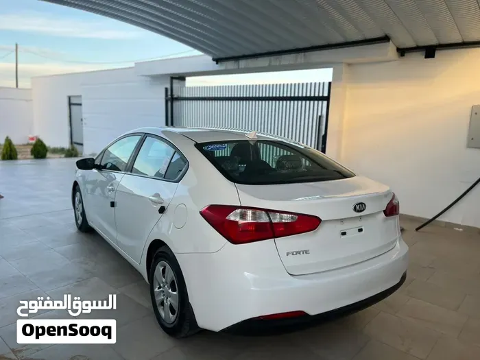 Kia Forte 2015 photo 4