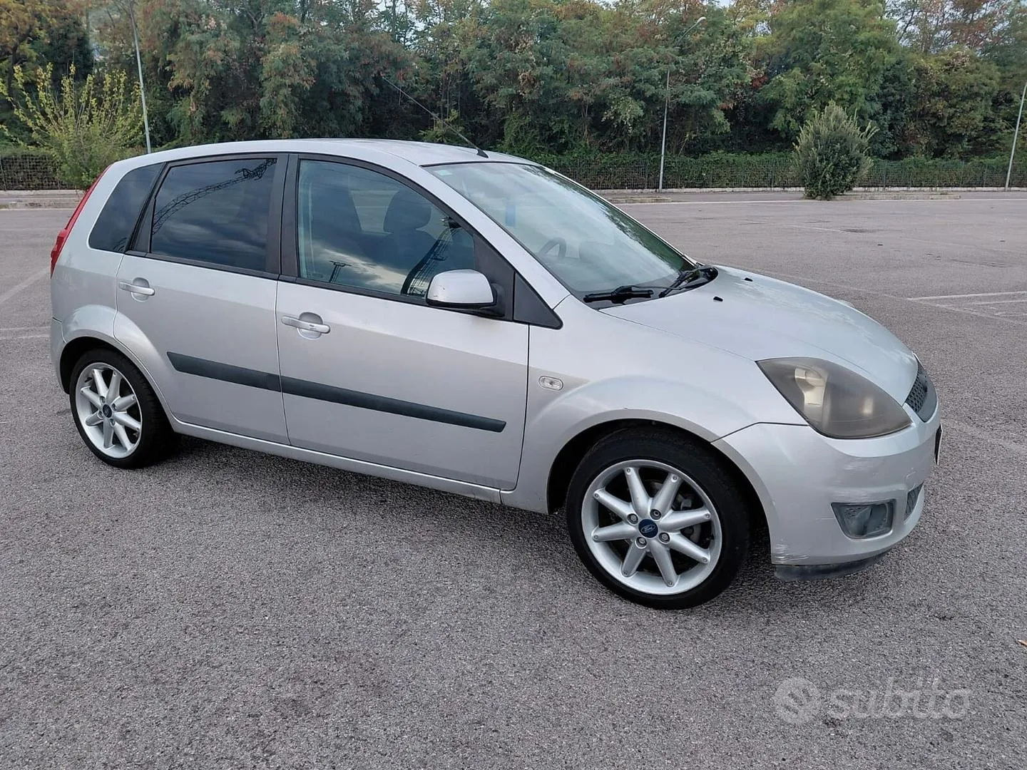 Ford Fiesta 2005 photo 2