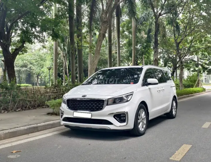 Kia Sedona 2019 photo 2