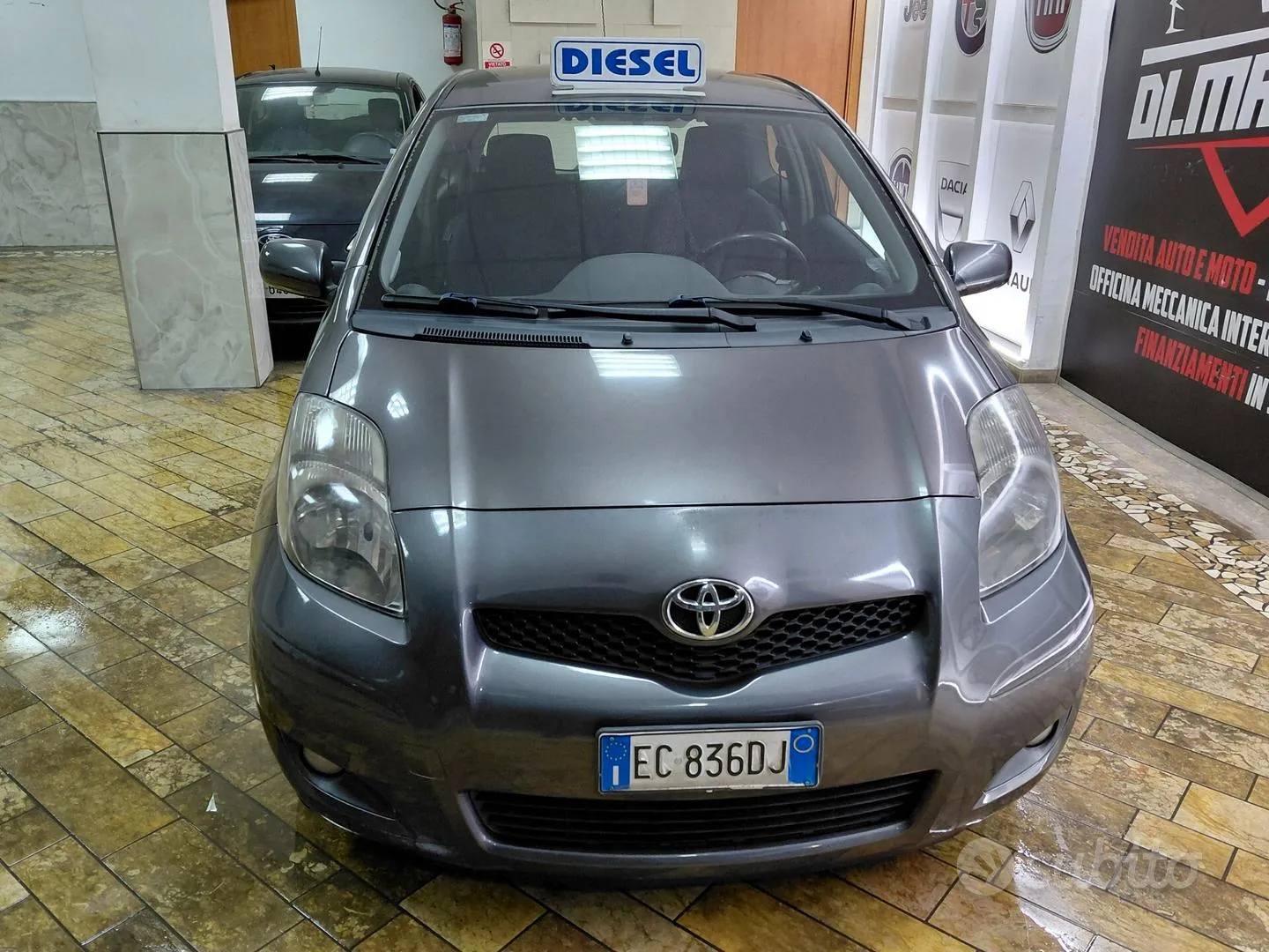 Toyota Yaris 2010 photo 2