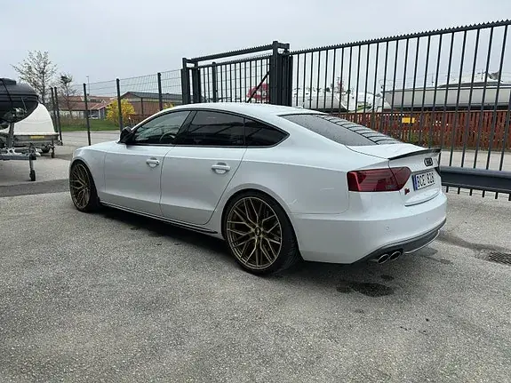 Audi S5 2012 photo 2