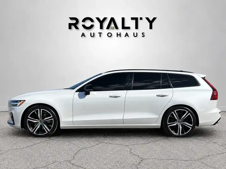 Volvo V60 2021 photo 2