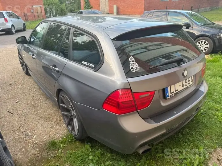 BMW 320D 2008 photo 2