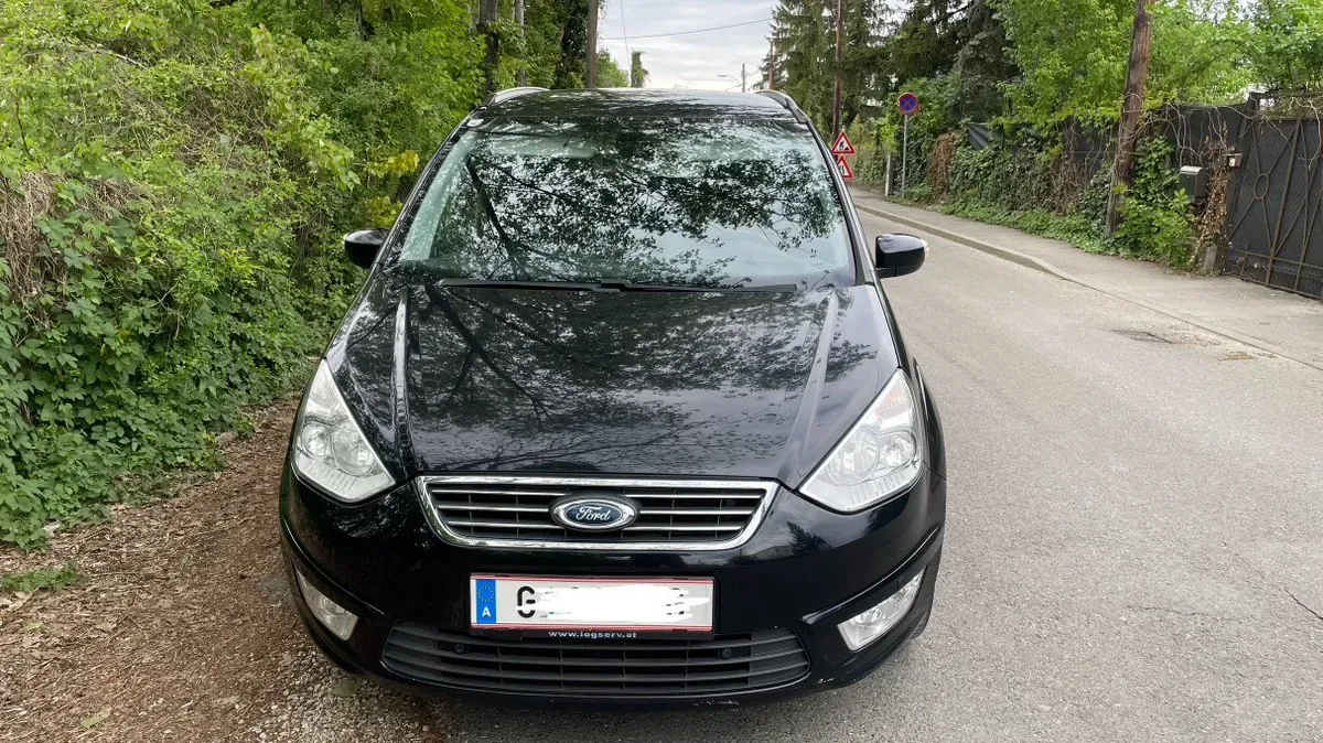 Ford Galaxy 2012 photo 3