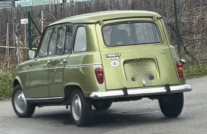 Renault R4 1979 photo 2