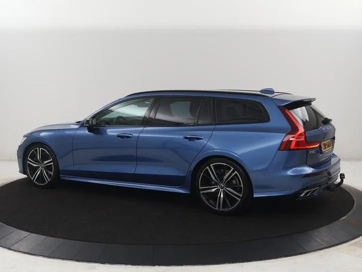 Volvo V60 2019 photo 2