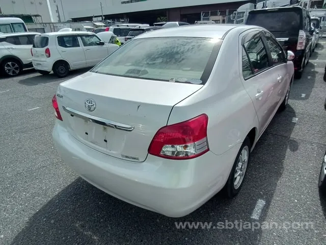 Toyota Belta 2011 photo 4