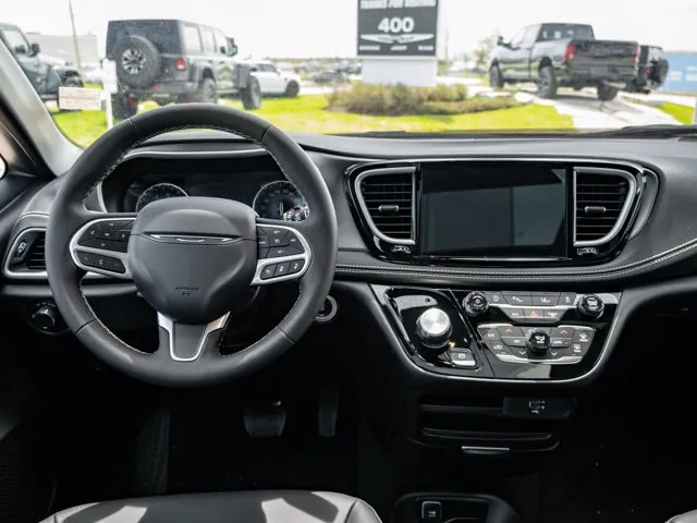 Chrysler Pacifica 2027 photo 3