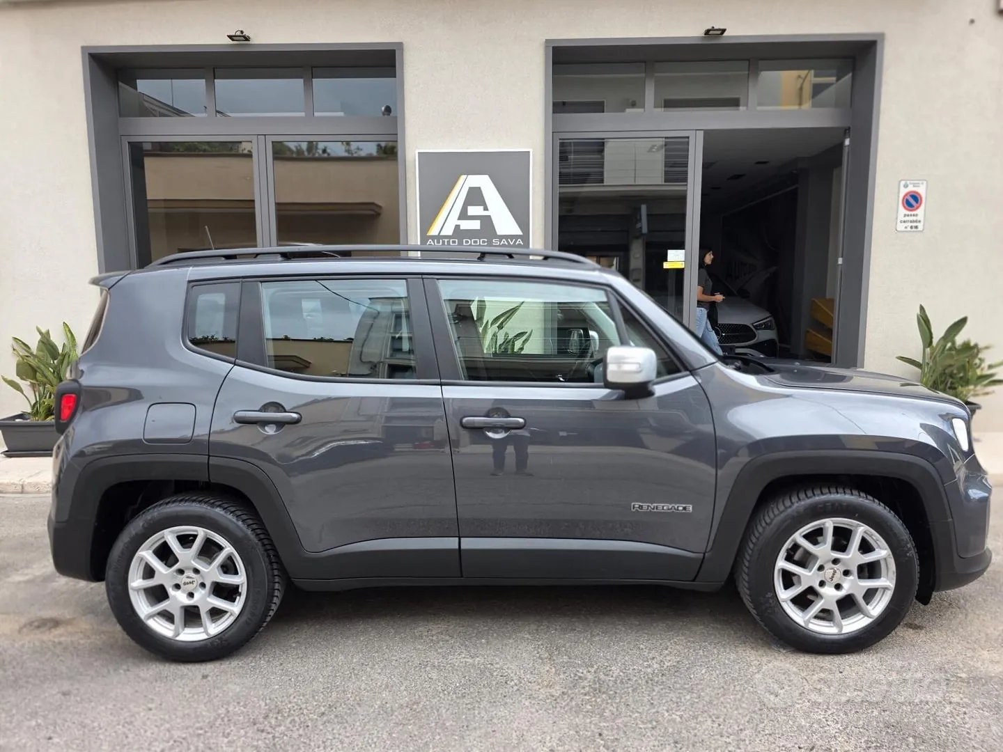 Jeep Renegade 2022 photo 2