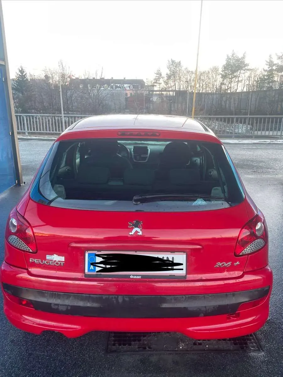 Peugeot 206 2012 photo 2