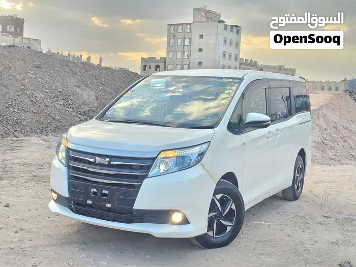 Toyota Bus - Van 2014 photo 5
