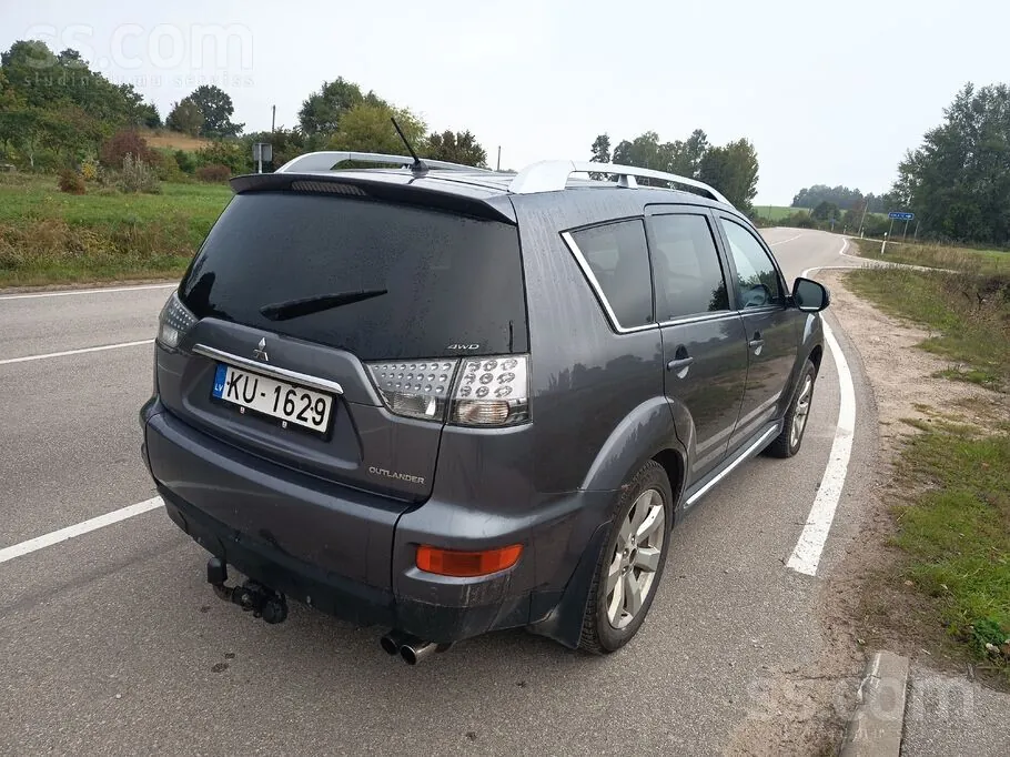 Mitsubishi Outlander 2010 photo 3