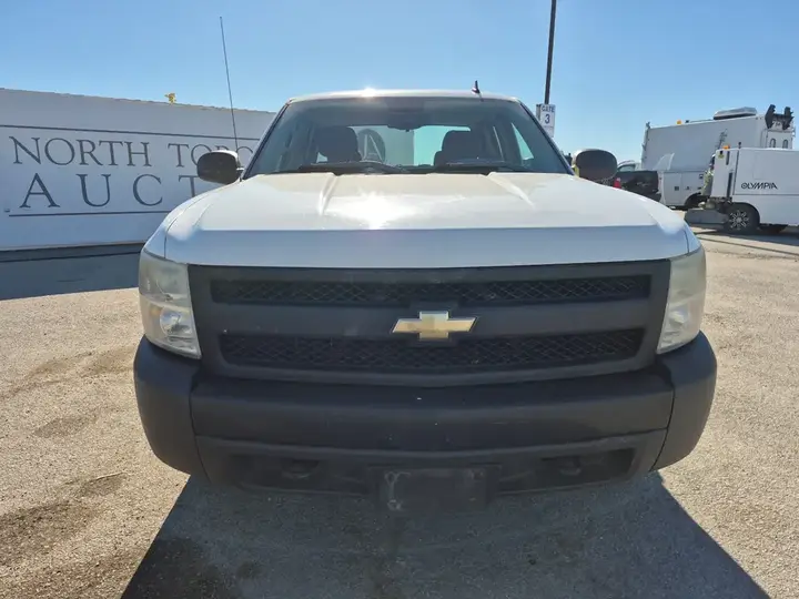 Chevrolet Silverado 1500 2008 photo 2