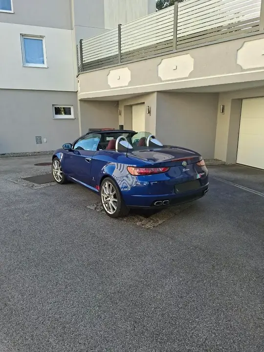 Alfa Romeo Spider 2008 photo 2