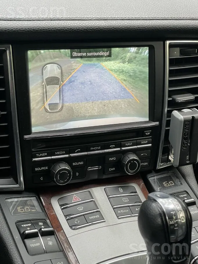 Porsche Panamera 2012 photo 4