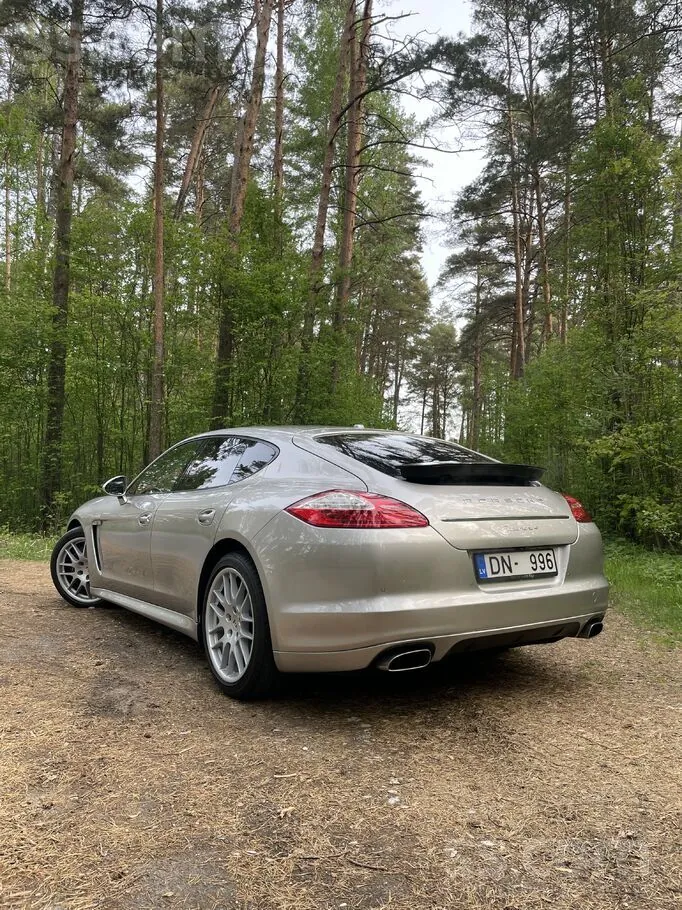 Porsche Panamera 2012 photo 3