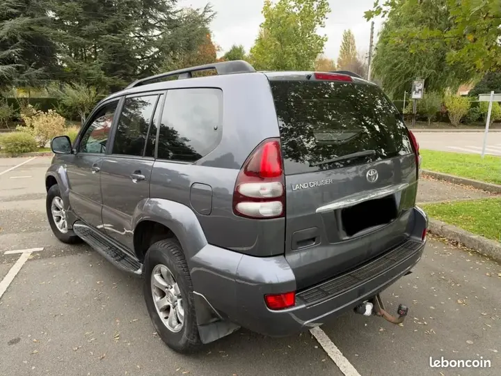 Toyota Land Cruiser 2009 photo 4