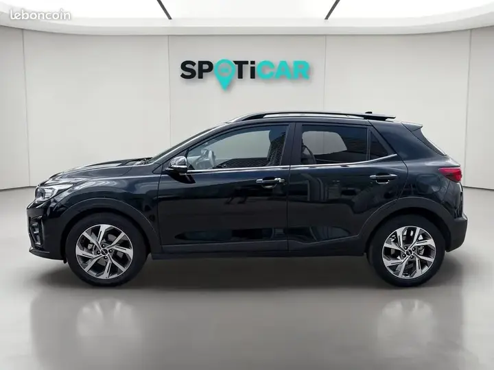 Kia Stonic 2023 photo 2