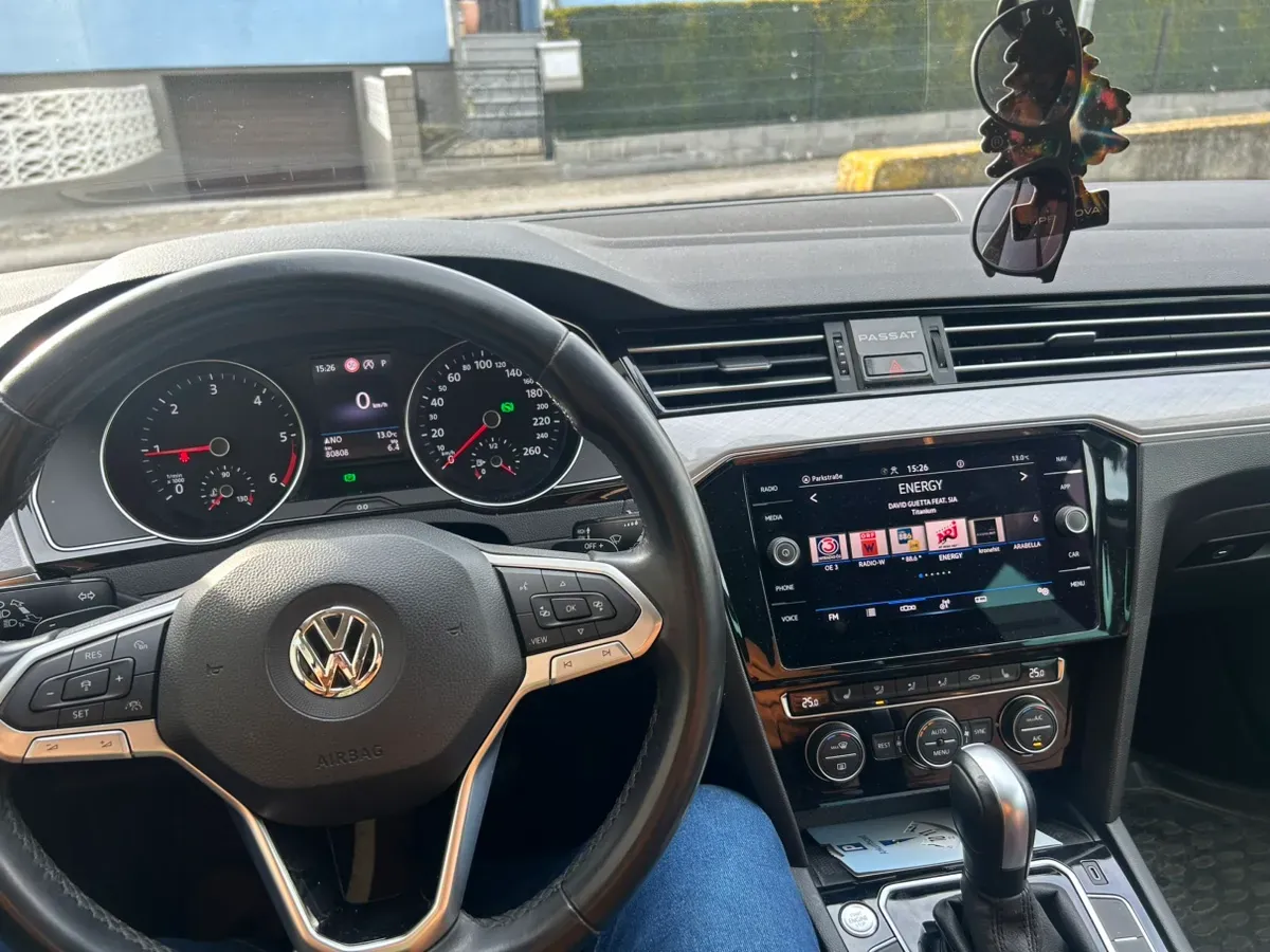 Volkswagen Passat 2019 photo 2