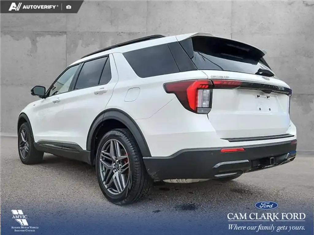 Ford Explorer 2025 photo 4
