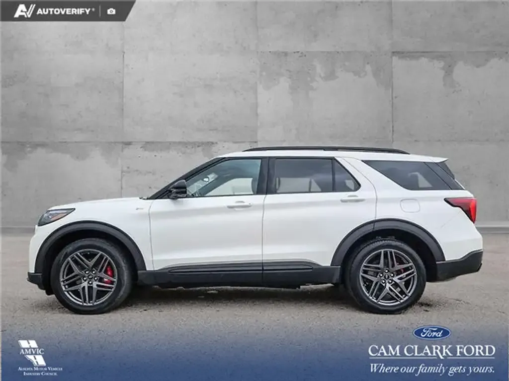 Ford Explorer 2025 photo 3