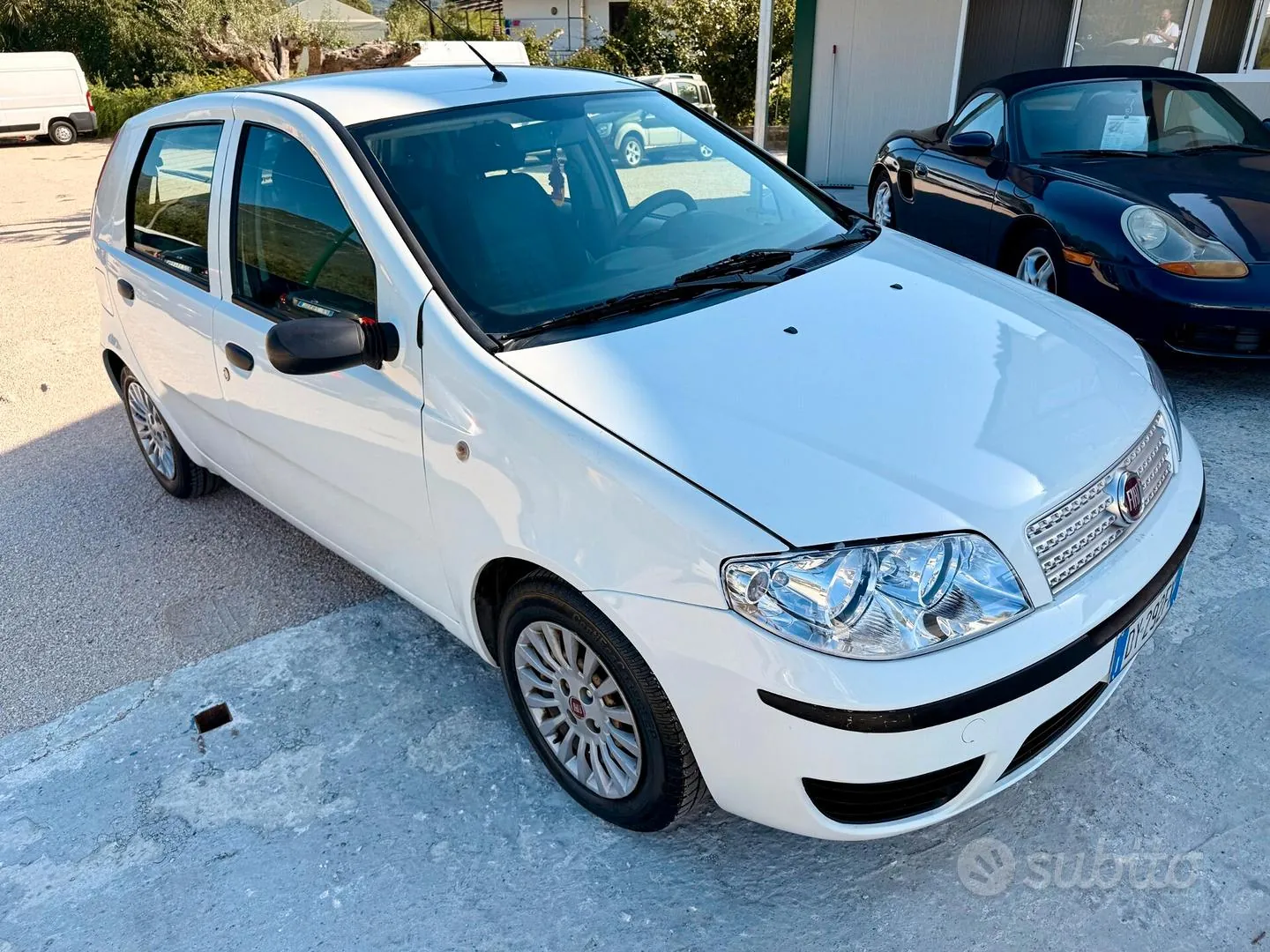Fiat Punto 2009 photo 2