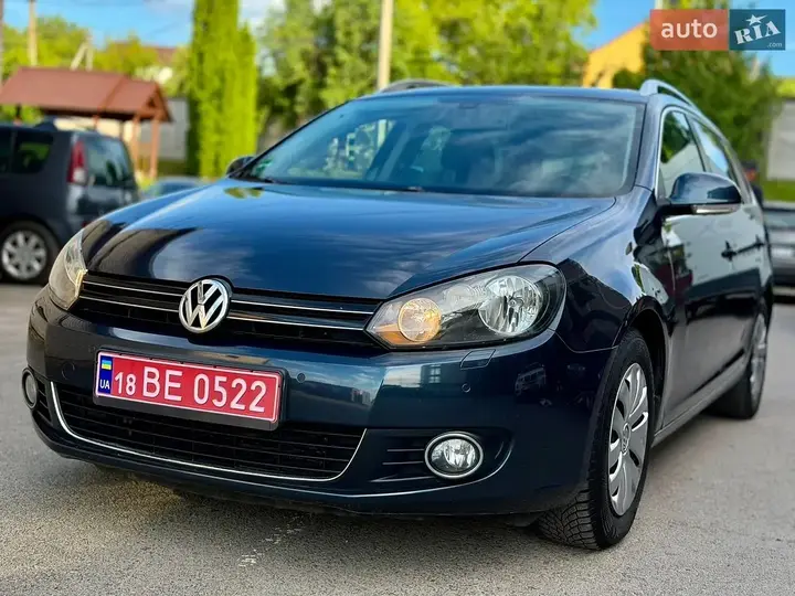 Volkswagen Golf 2010 photo 2