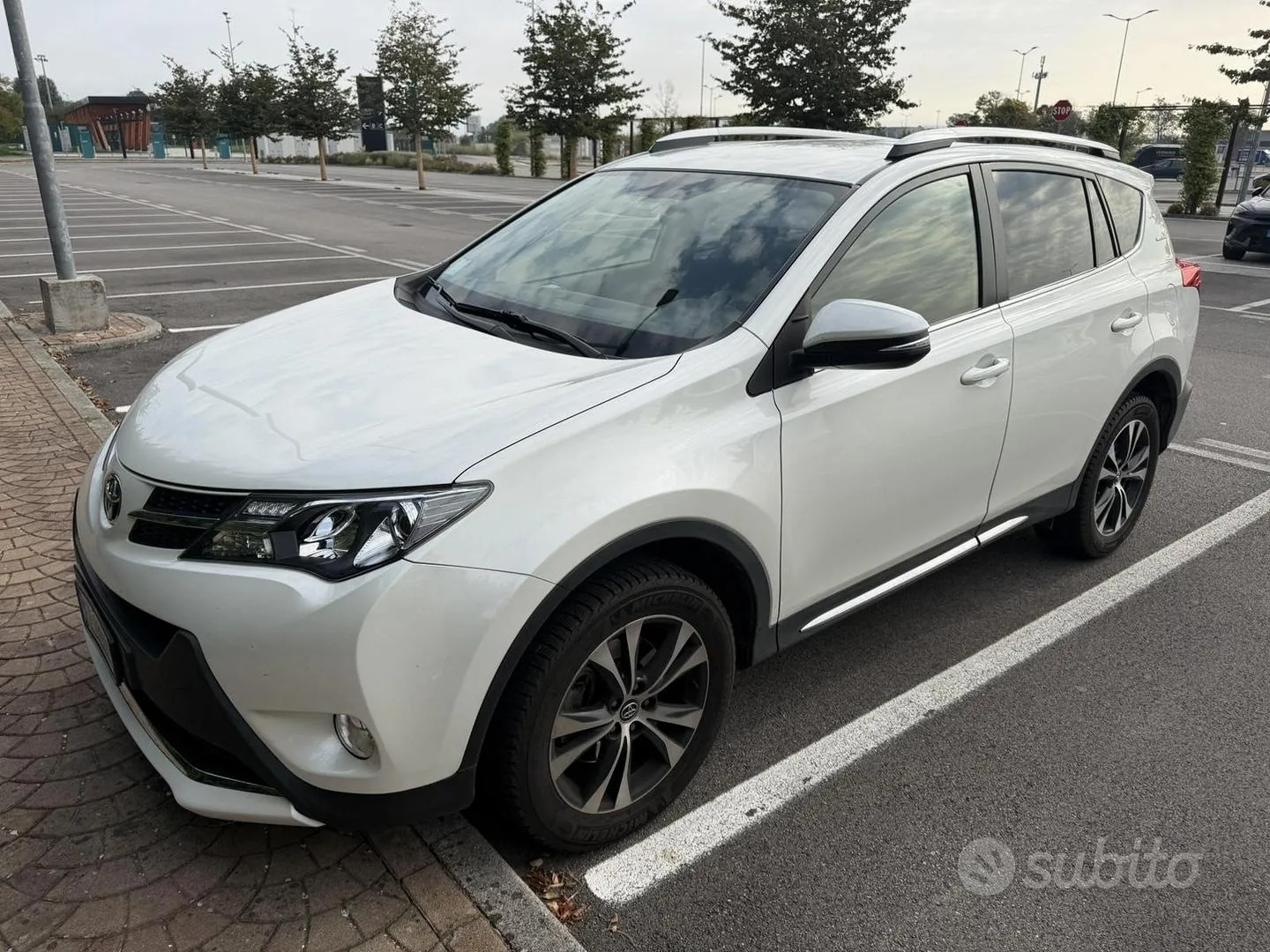 Toyota Rav4 2015 photo 2
