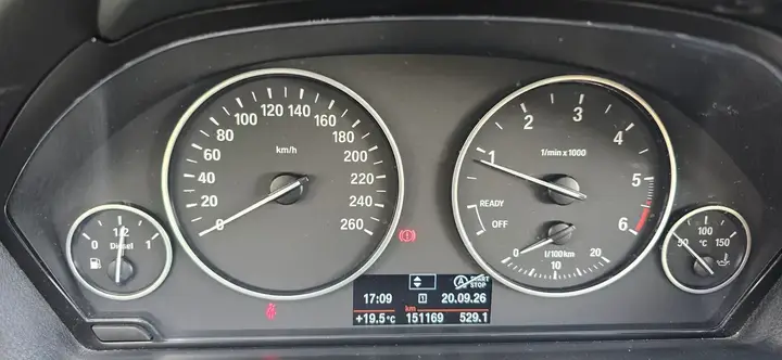 BMW 3 Series 2013 photo 2