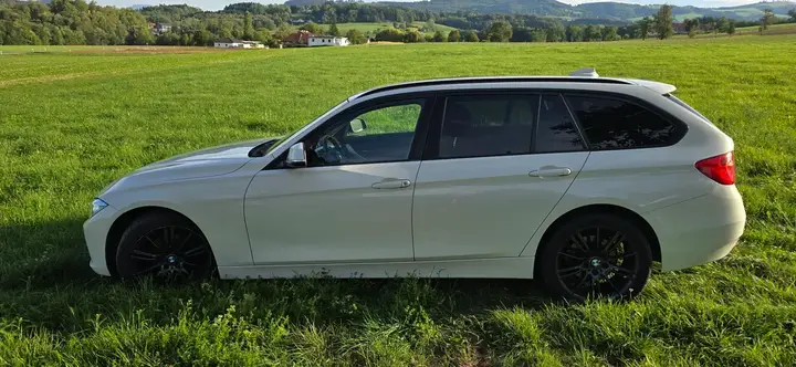 BMW 3 Series 2013 photo 3