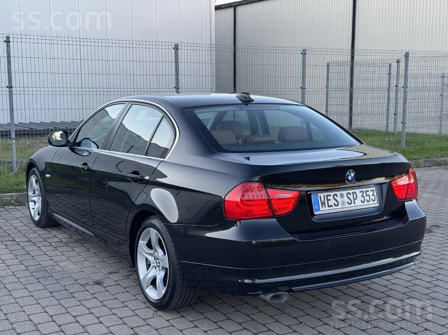 BMW 320 2012 photo 4