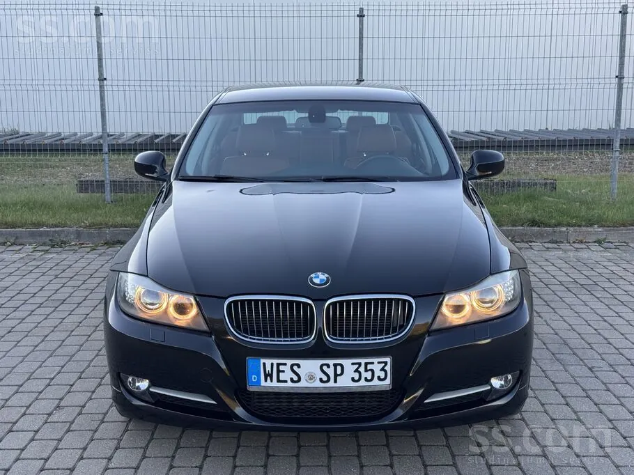 BMW 320 2012 photo 2