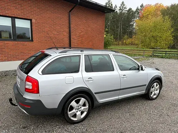 Skoda Octavia Scout 2010 photo 3
