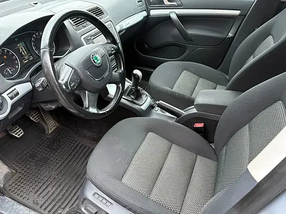 Skoda Octavia Scout 2010 photo 5