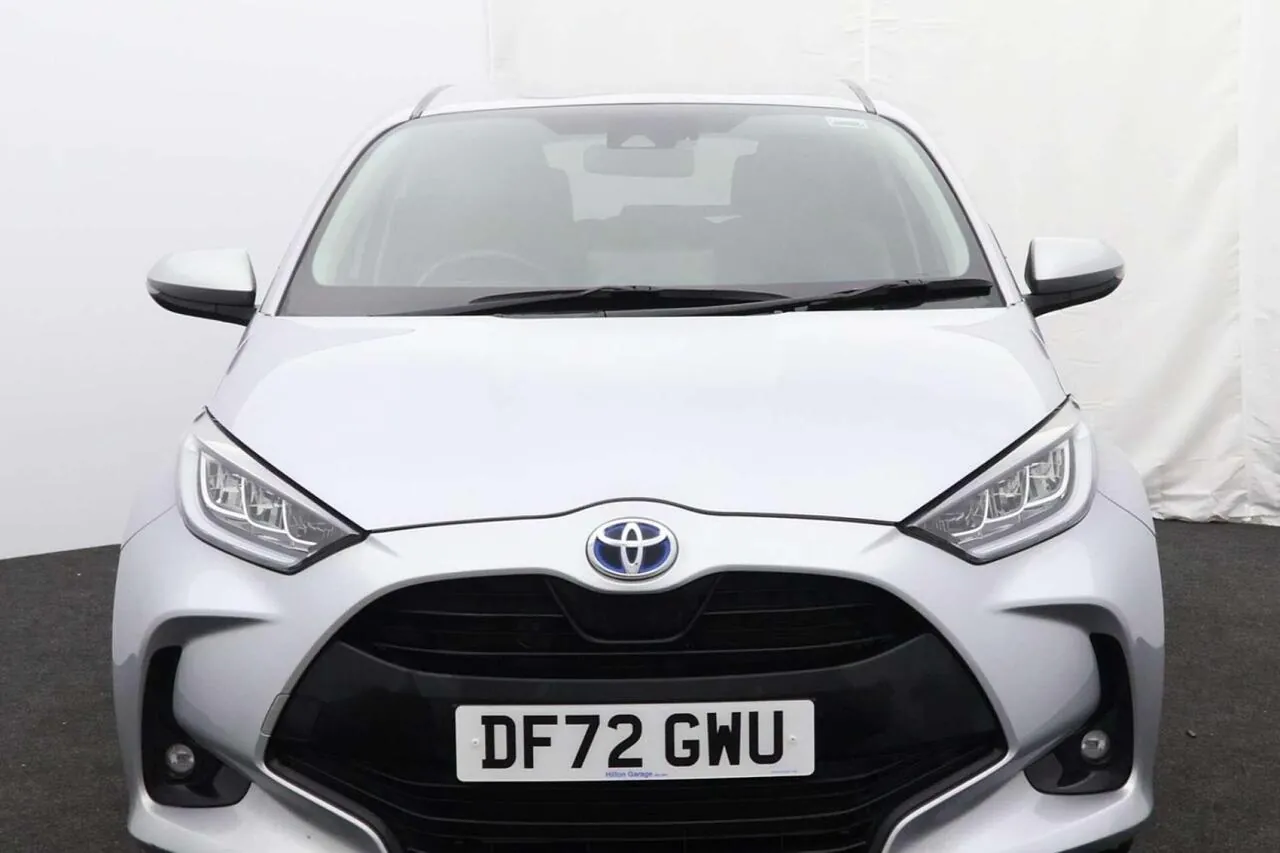 Toyota Yaris 2022 photo 2