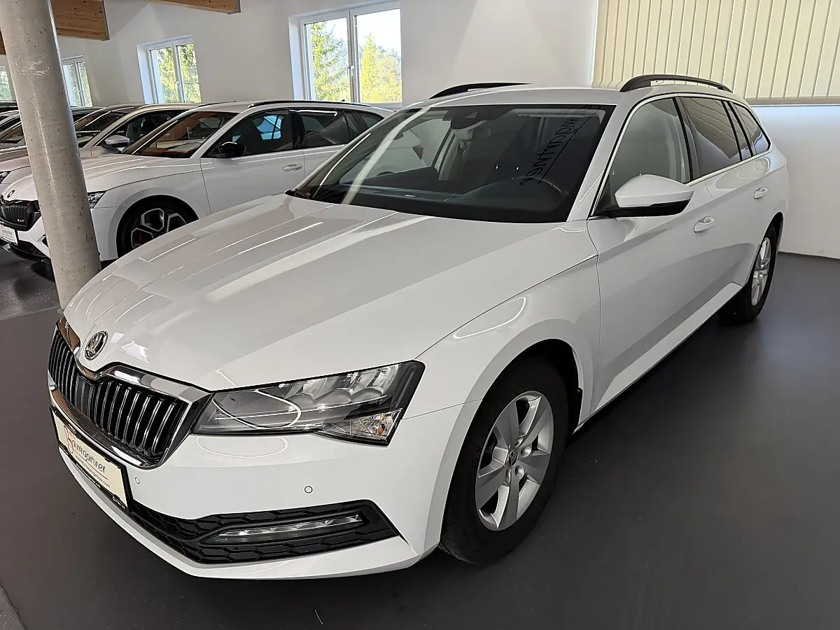 Skoda Superb 2024 photo 2