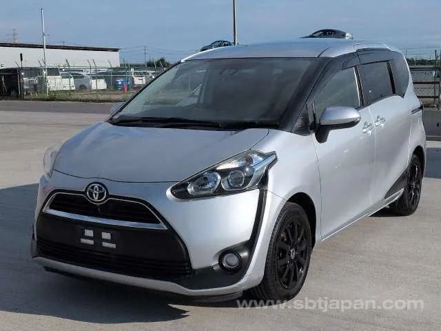 Toyota Sienta G 2018 photo 2