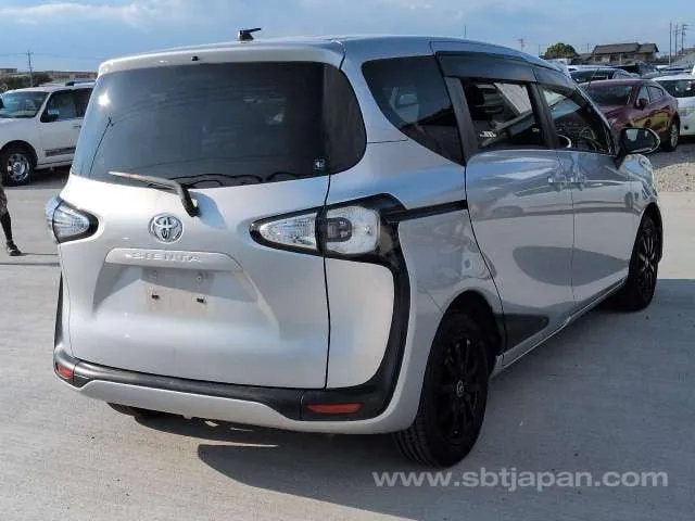 Toyota Sienta G 2018 photo 4