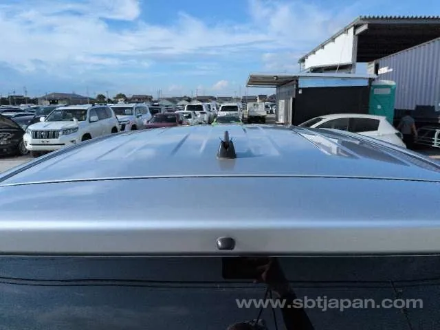 Toyota Sienta G 2018 photo 5