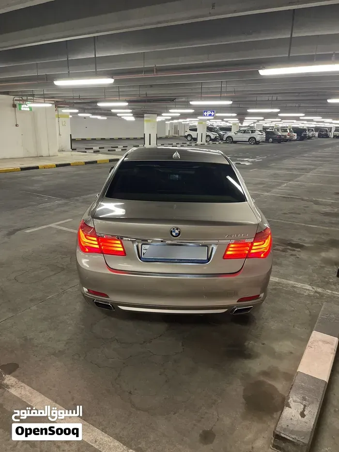 BMW 7 Series 2009 photo 3