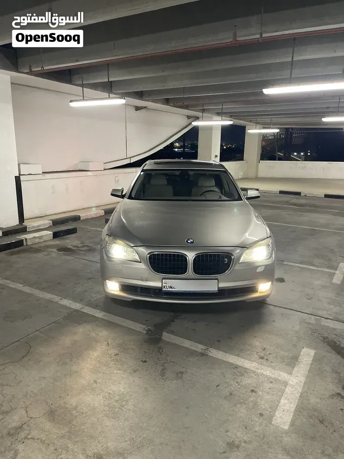 BMW 7 Series 2009 photo 2
