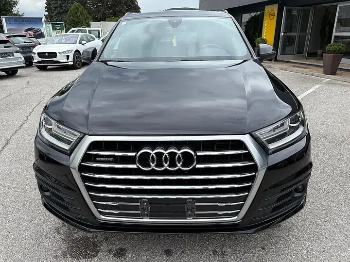 Audi Q7 2016 photo 2
