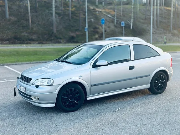Opel Astra 2000 photo 2