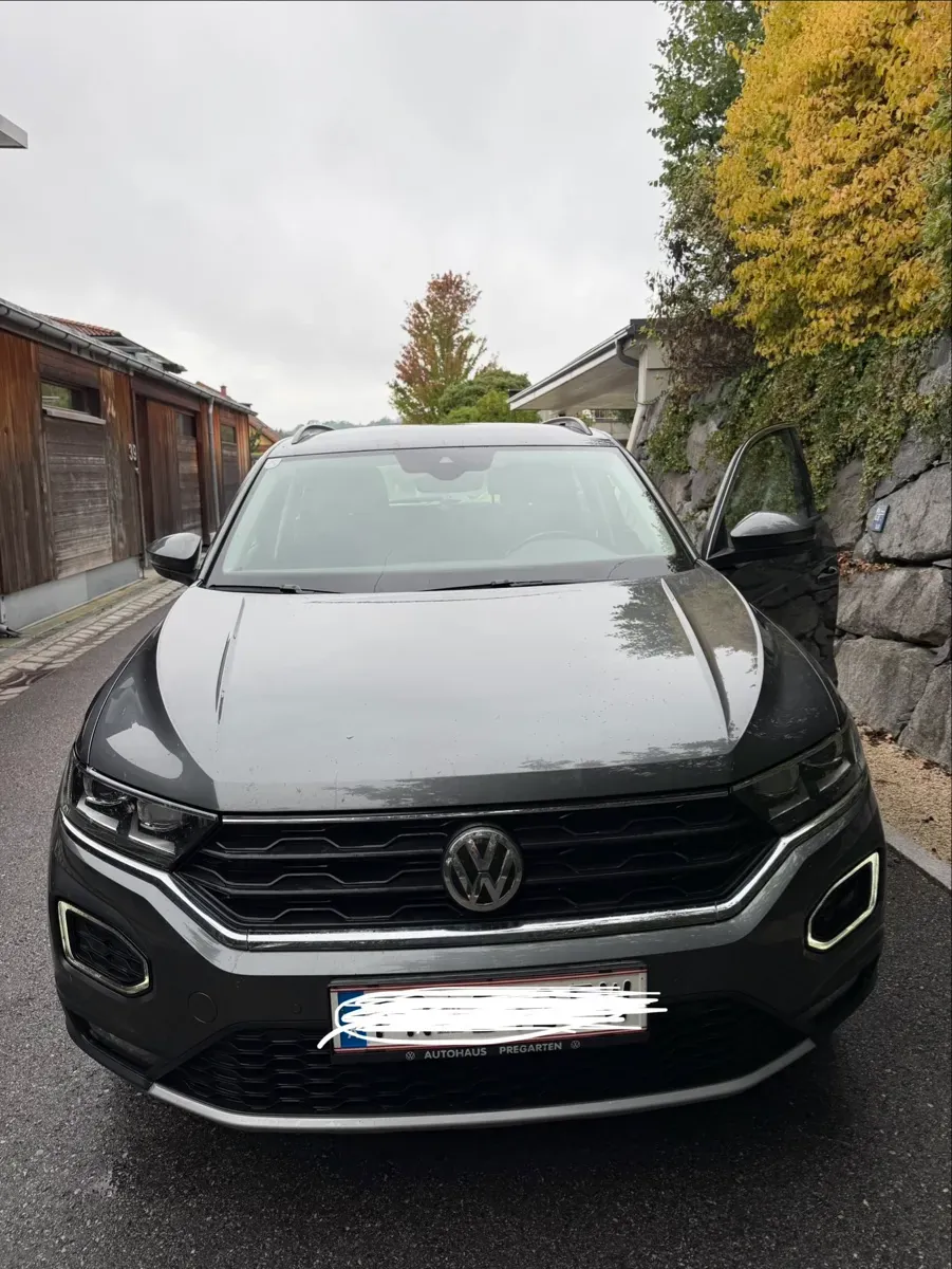 Volkswagen T-Roc 2019 photo 2
